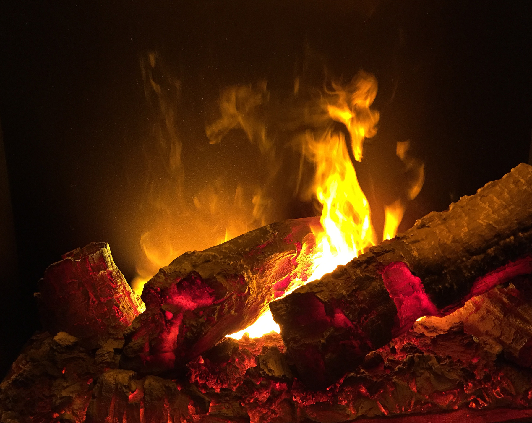 Cheminée électrique rayonnante, chaleur et effet flamme